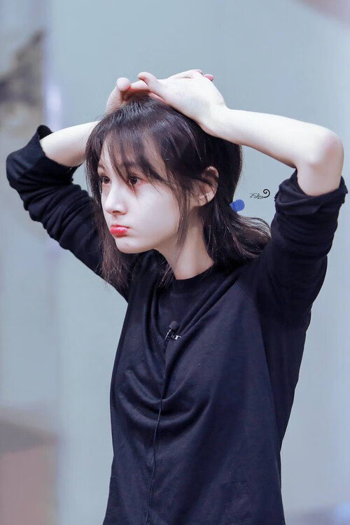 “沙滩排球：高新体育中心赛场让你领略速度与技巧的结合”